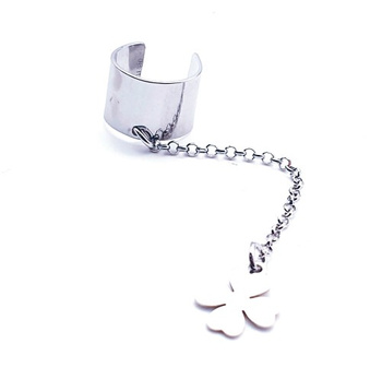 Srebrny kolczyk nausznica z wiszącą koniczynką pr 0,925