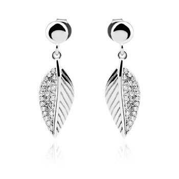 Srebrne eleganckie wiszące kolczyki piórka